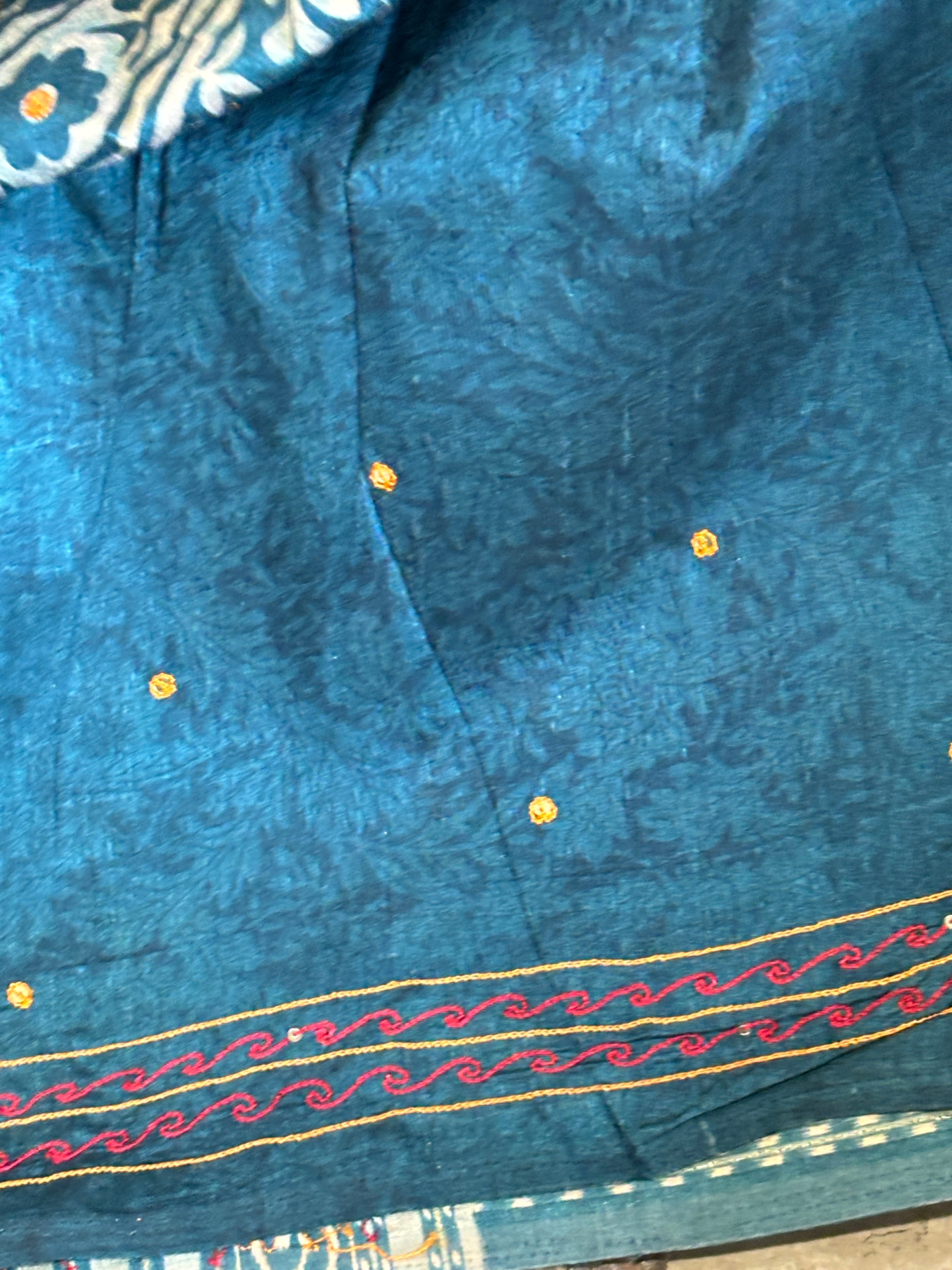 Art Tusser Zari thread work